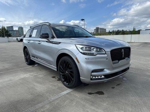 Radiance Metallic 2023 Lincoln Aviator Black Label AWD