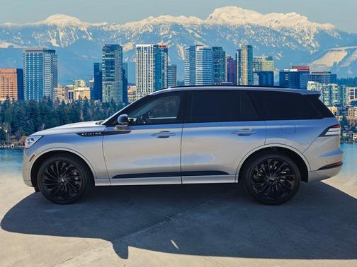 Radiance Metallic 2023 Lincoln Aviator Black Label AWD