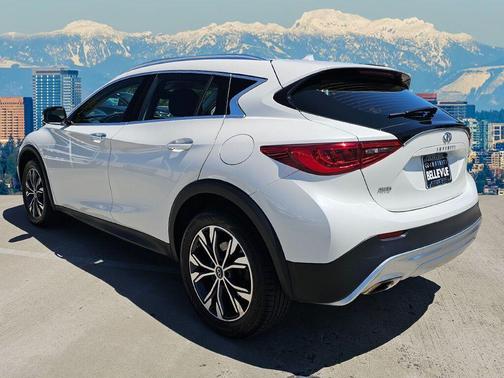 2018 INFINITI QX30 Luxury