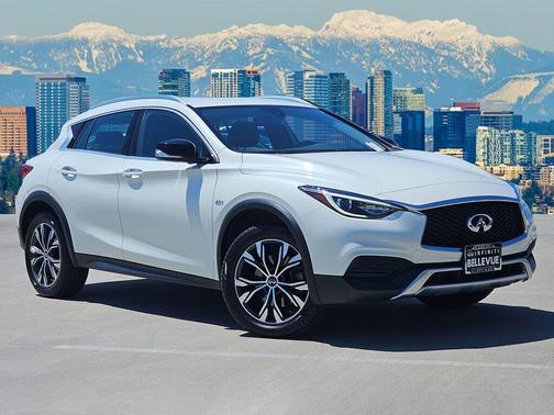 2018 INFINITI QX30 Luxury