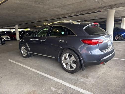 2010 INFINITI FX35 Base