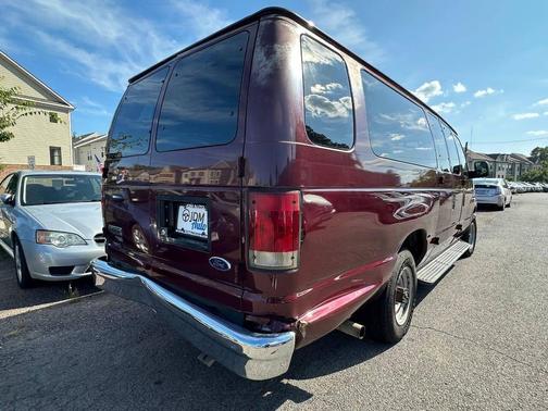 2008 Ford E350 Super Duty XL Wagon