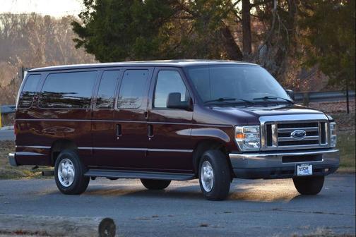 2008 Ford E350 Super Duty XL Wagon