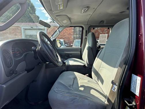 2008 Ford E350 Super Duty XL Wagon