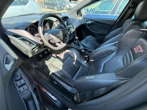 Magnetic 2016 Ford Focus ST