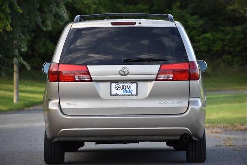 2005 Toyota Sienna XLE