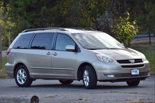 2005 Toyota Sienna XLE
