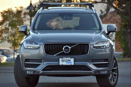 2017 Volvo XC90 T6 Momentum