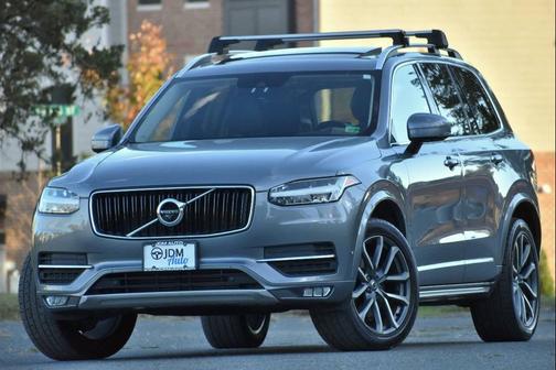 2017 Volvo XC90 T6 Momentum