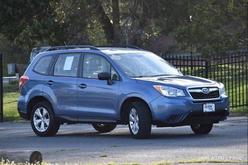 Blue 2015 Subaru Forester 2.5i