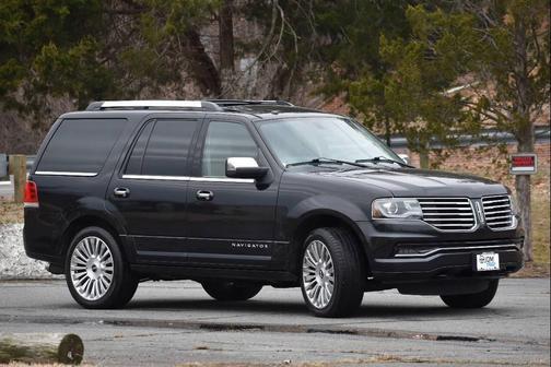 2015 Lincoln Navigator Base