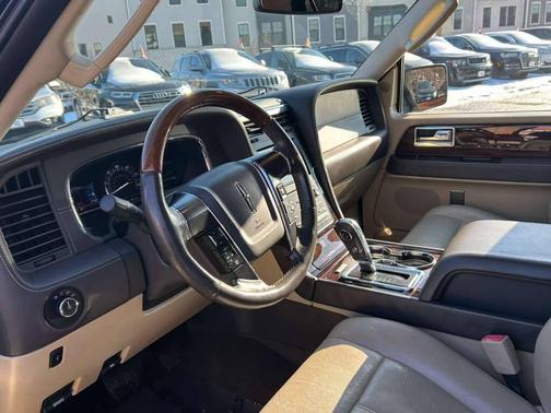 2015 Lincoln Navigator Base