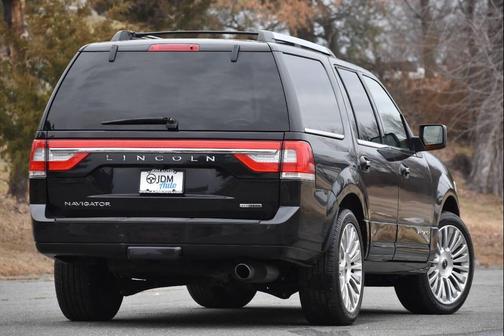 2015 Lincoln Navigator Base