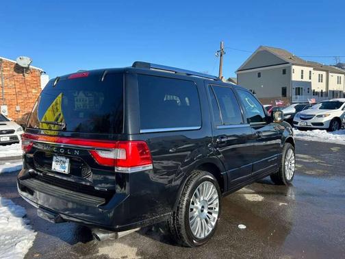 2015 Lincoln Navigator Base