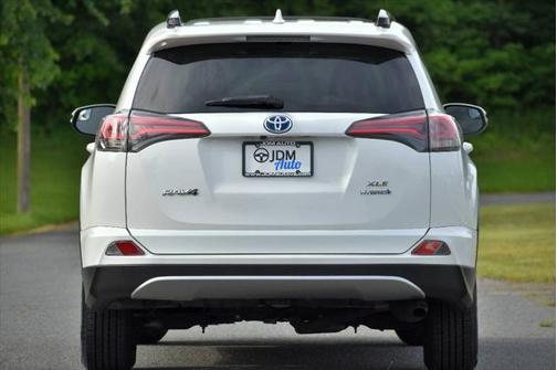 2017 Toyota RAV4 Hybrid XLE