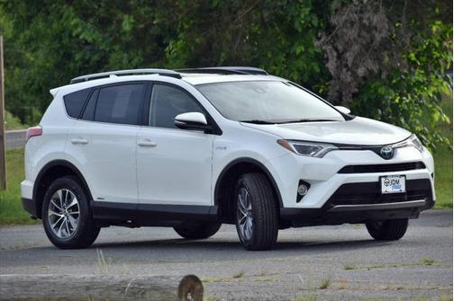 2017 Toyota RAV4 Hybrid XLE