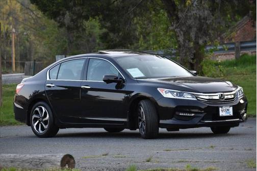 2017 Honda Accord EX-L w/Navigation & Honda Sensing