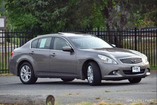 Gray 2013 INFINITI G37x Base