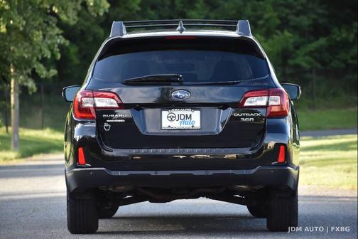 Black 2017 Subaru Outback 3.6R Limited