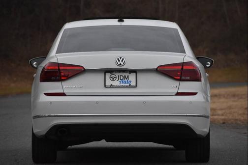 2017 Volkswagen Passat 1.8T SE w/Technology