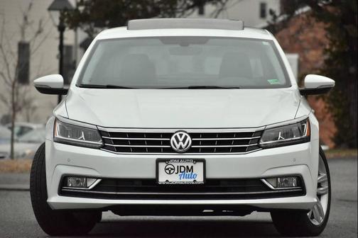 2017 Volkswagen Passat 1.8T SE w/Technology