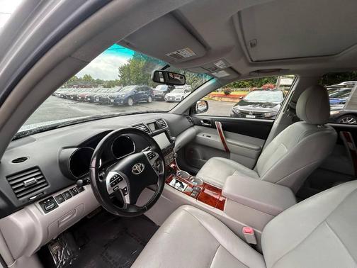 Silver 2012 Toyota Highlander Limited