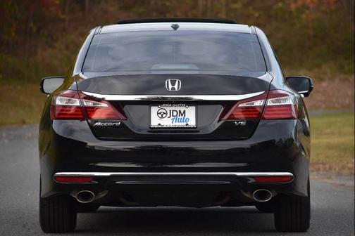 2017 Honda Accord EX-L w/Navigation & Honda Sensing