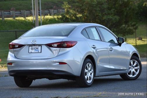 Sonic Silver Metallic 2017 Mazda Mazda3 Sport