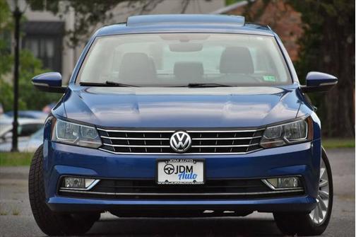 2016 Volkswagen Passat 1.8T SE w/Technology
