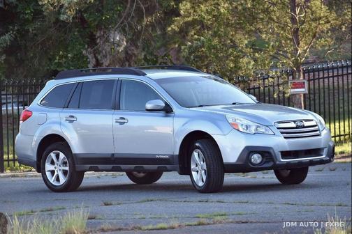 Silver 2013 Subaru Outback 2.5i Premium