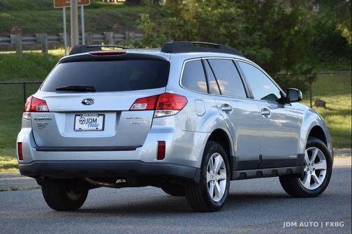 Silver 2013 Subaru Outback 2.5i Premium