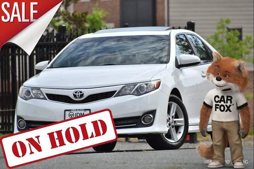 White 2014 Toyota Camry SE