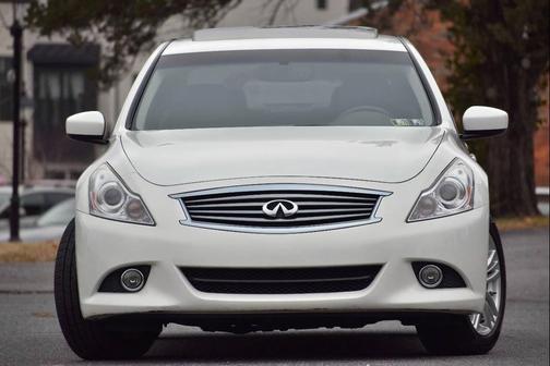 2011 INFINITI G37x Base