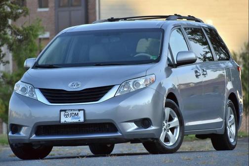 2013 Toyota Sienna LE