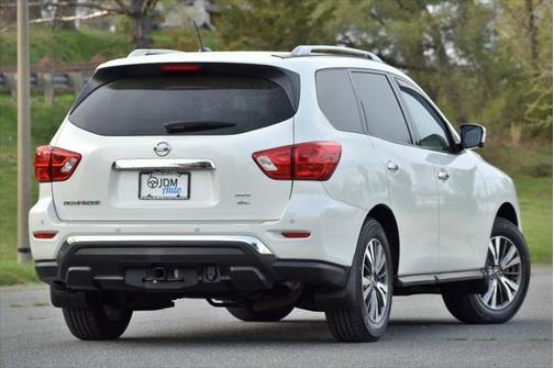 2017 Nissan Pathfinder SL