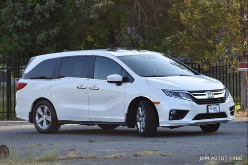 White 2018 Honda Odyssey EX-L