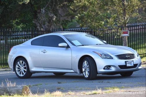 Silver 2011 INFINITI G37x Base