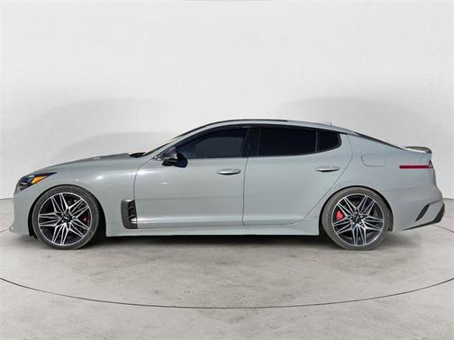 2022 Kia Stinger GT1