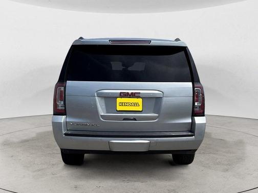 2017 GMC Yukon XL SLT