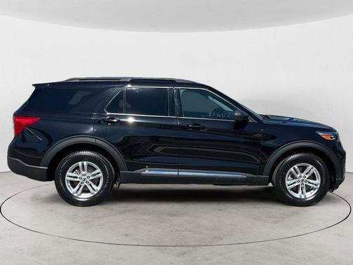 Agate Black Metallic 2023 Ford Explorer XLT