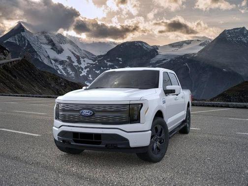 Oxford White 2025 Ford F-150 Lightning LARIAT