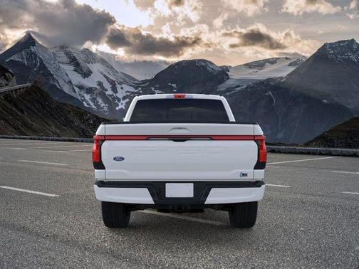 Oxford White 2025 Ford F-150 Lightning LARIAT