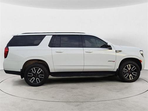 2023 GMC Yukon XL 4WD AT4