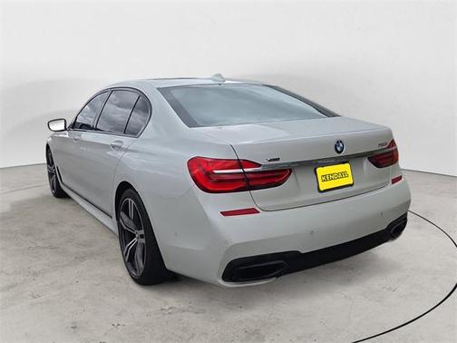 2017 BMW 750 i xDrive