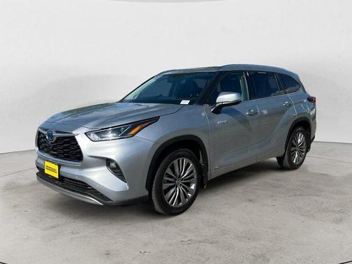 2021 Toyota Highlander Hybrid Platinum