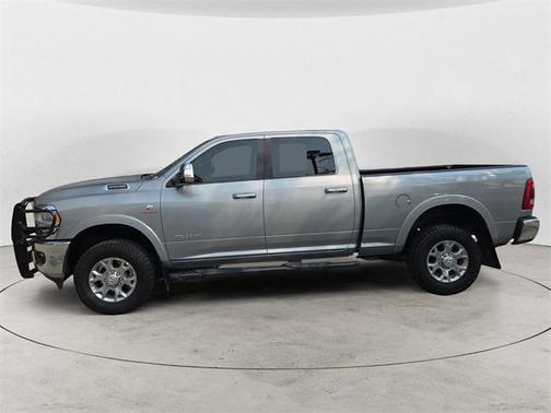2022 RAM 2500 Laramie Crew Cab 4x4 6'4' Box