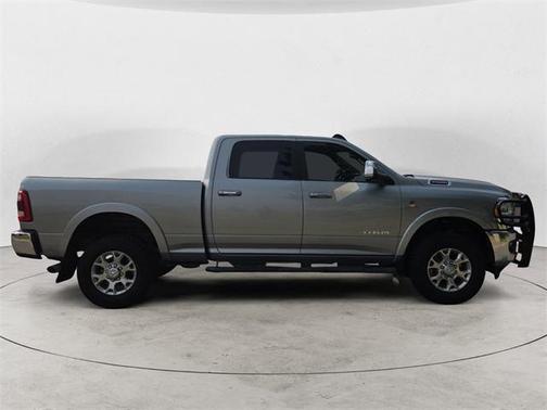 2022 RAM 2500 Laramie Crew Cab 4x4 6'4' Box