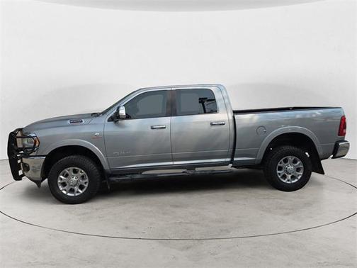 2022 RAM 2500 Laramie Crew Cab 4x4 6'4' Box