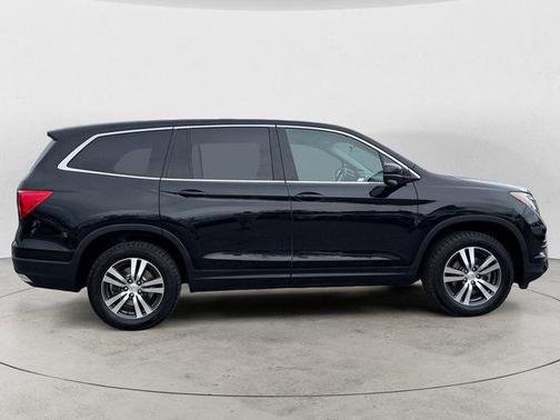 2017 Honda Pilot EX