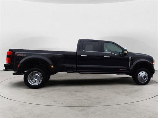 2025 Ford F-450 Platinum